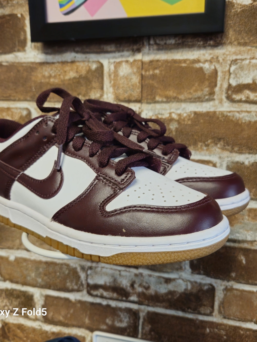 Nike Grade School  Low-Top Leather Sneakers - White & Burgundy 4.5 ,size 6 Women